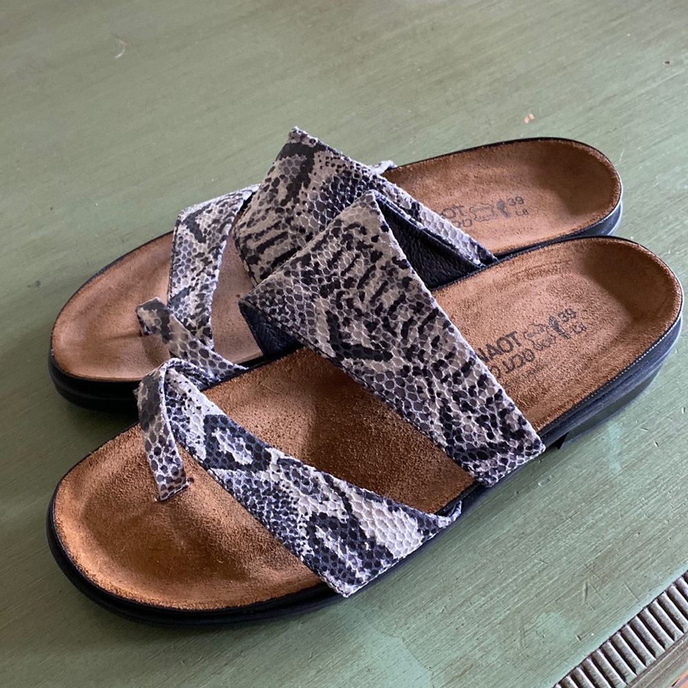Clearance NAOT NEW Snakeskin Leather slides size 39/8.5